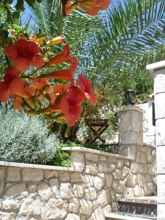 Apartments By The Sea Trogir - 11895 Kültér fotó