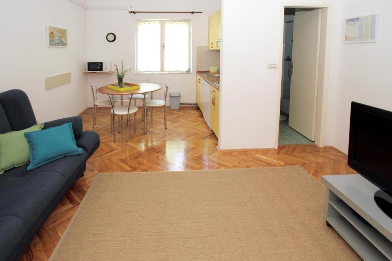 Apartments By The Sea Trogir - 11895 Kültér fotó