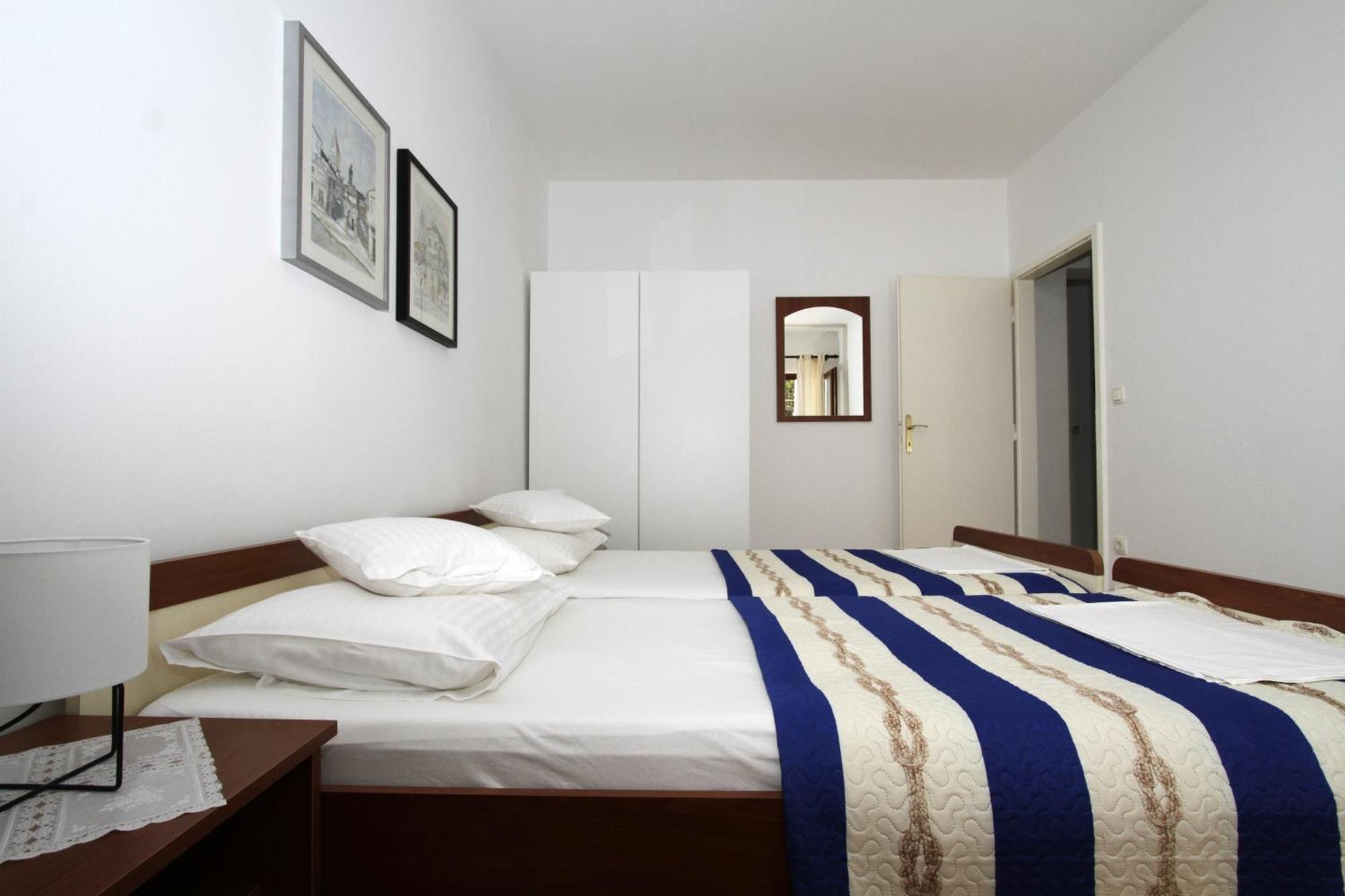 Apartments By The Sea Trogir - 11895 Szoba fotó